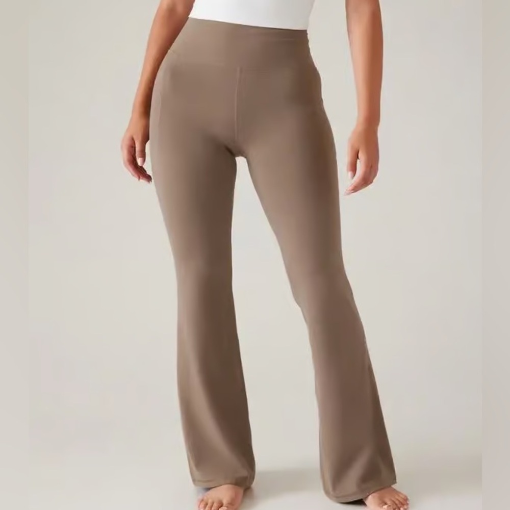 NWOT Athleta Salutation Stash Flare Pants